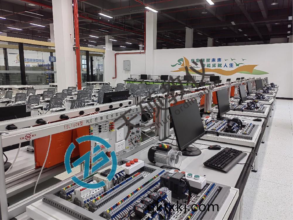 PLC控(kong)製(zhi)技術實(shi)訓室(shi)