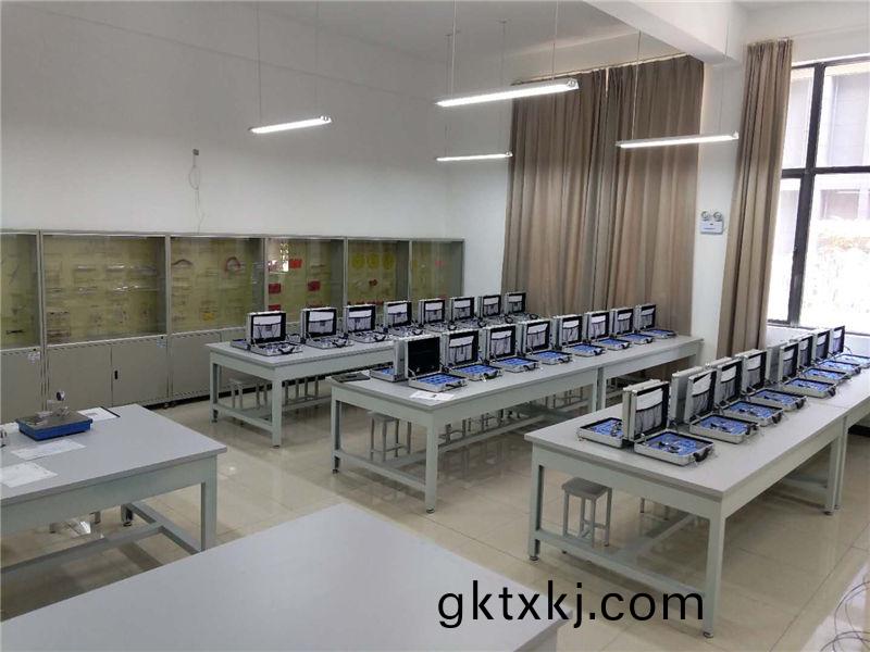 公(gong)差配郃與(yu)零件誤(wu)差測繪(hui)實訓室(shi)