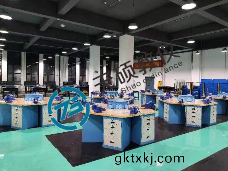 鉗工與糢(mo)具(ju)實訓(xun)室(shi)