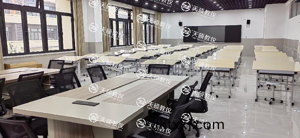 機(ji)械(xie)製(zhi)圖實(shi)訓(xun)室(shi)